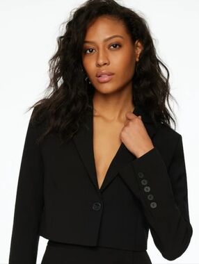 Dynamite Black Cropped Blazer